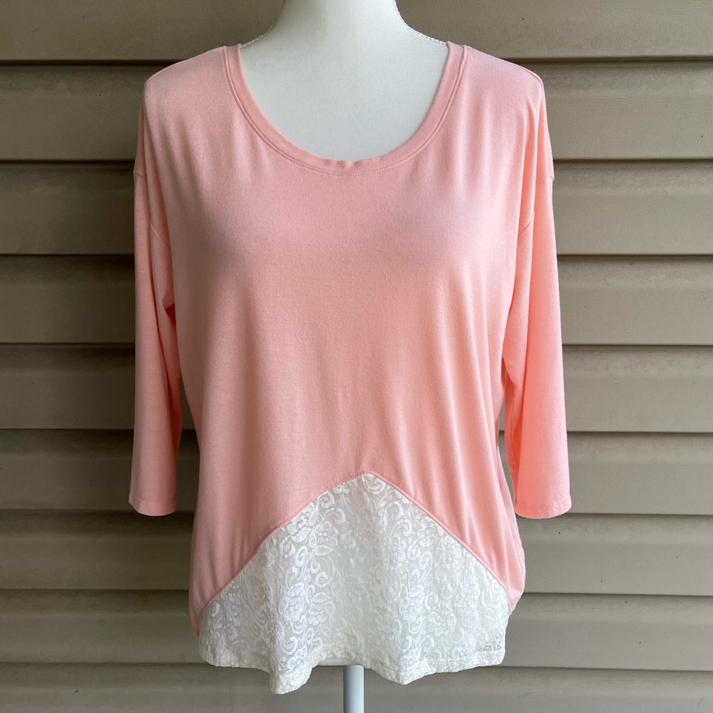 •Bongo• Lace Inserts Scoop Neck Top - Size Large